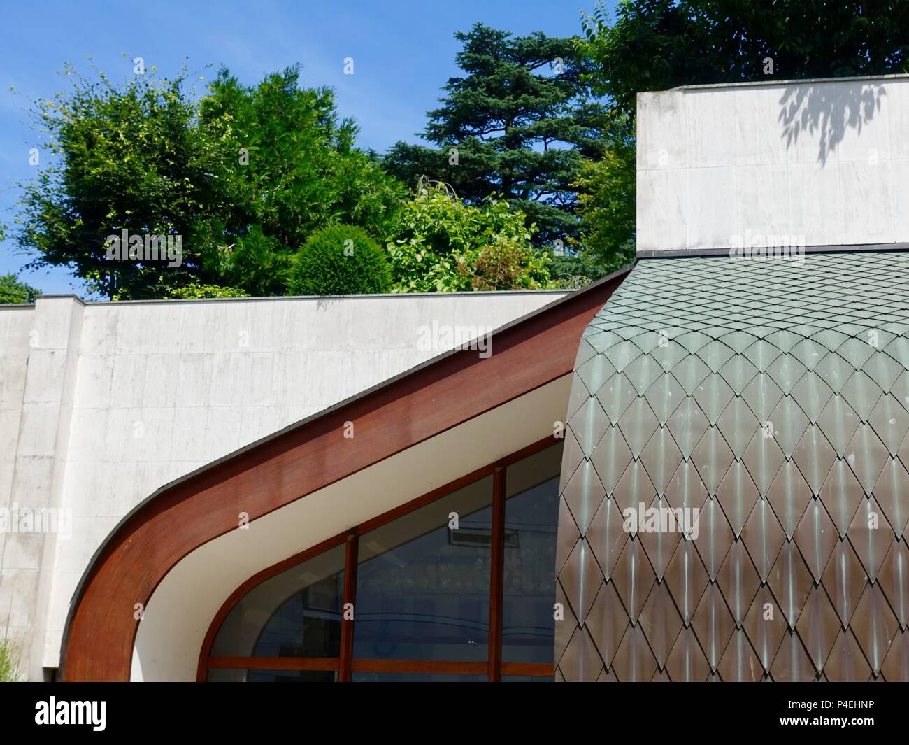 Graceful curve of the roof of the Alfred Museum, under renovation and expansion, June 2018, Bologne-Billancourt, France Stock Photo