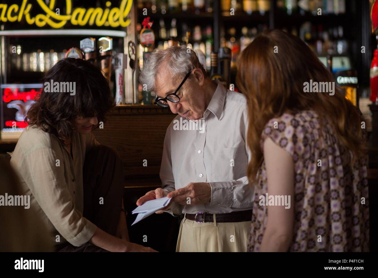 Original Film Title: IRRATIONAL MAN.  English Title: IRRATIONAL MAN.  Film Director: WOODY ALLEN.  Year: 2015.  Stars: WOODY ALLEN; PARKER POSEY; EMMA STONE. Credit: GRAVIER PRODUCTIONS / Album Stock Photo