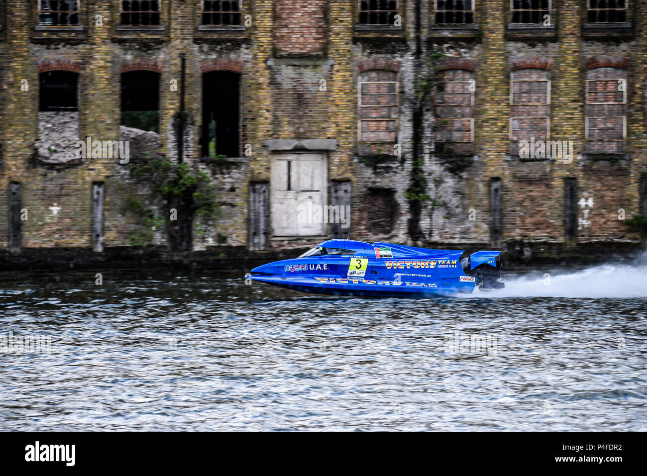 Ahmed Al Hameli driving for Victory Team racing in the F1H2O Formula 1 Powerboat Grand Prix of London at Royal Victoria Dock, Docklands, Newham, UK Stock Photo