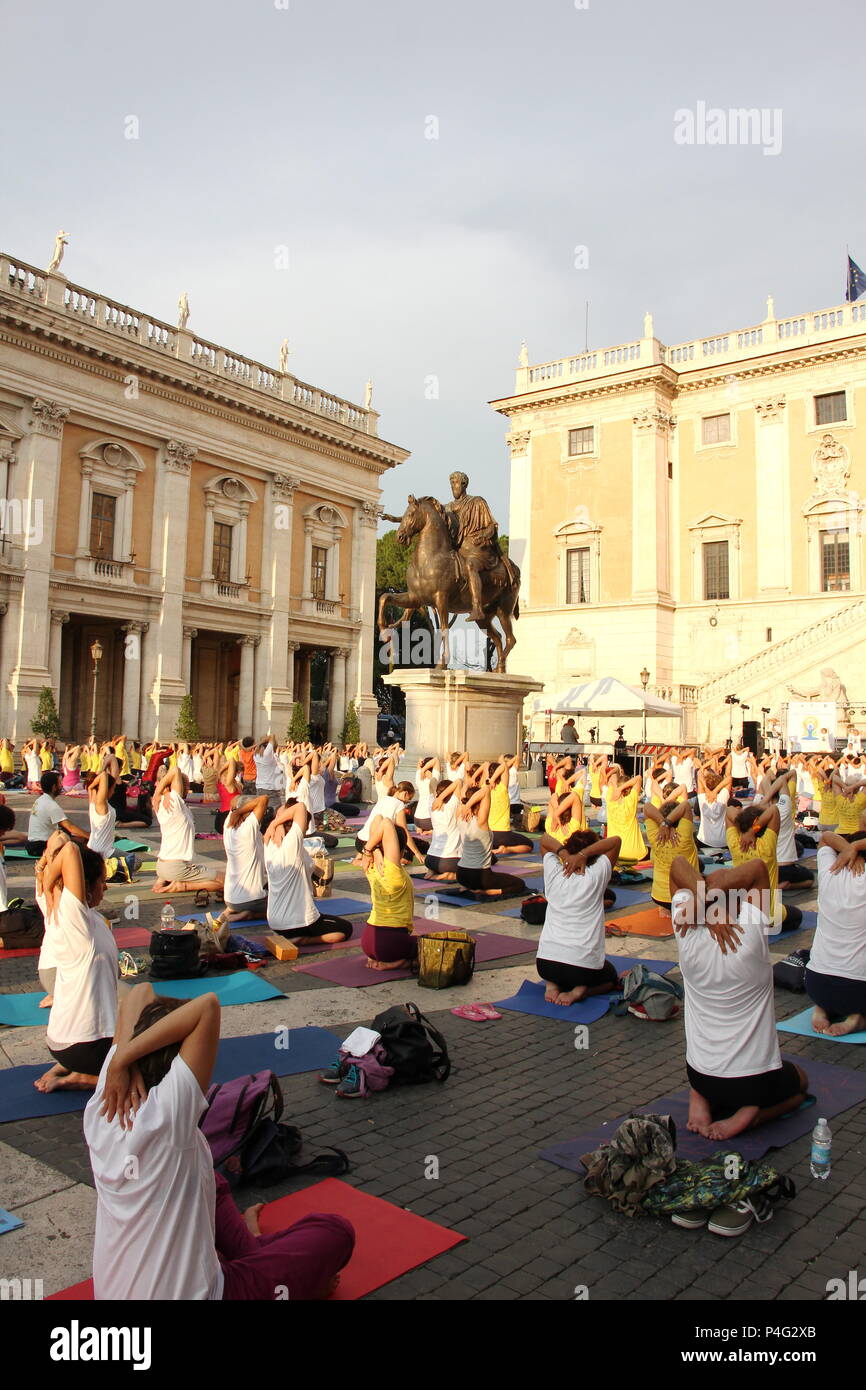 Rome Italy 21 June 2018 International Yoga Day 2018 Celebrated At The Capitol Hill In Rome Italy Credit Gari Wyn Williams Alamy Live News Stock Photo Alamy