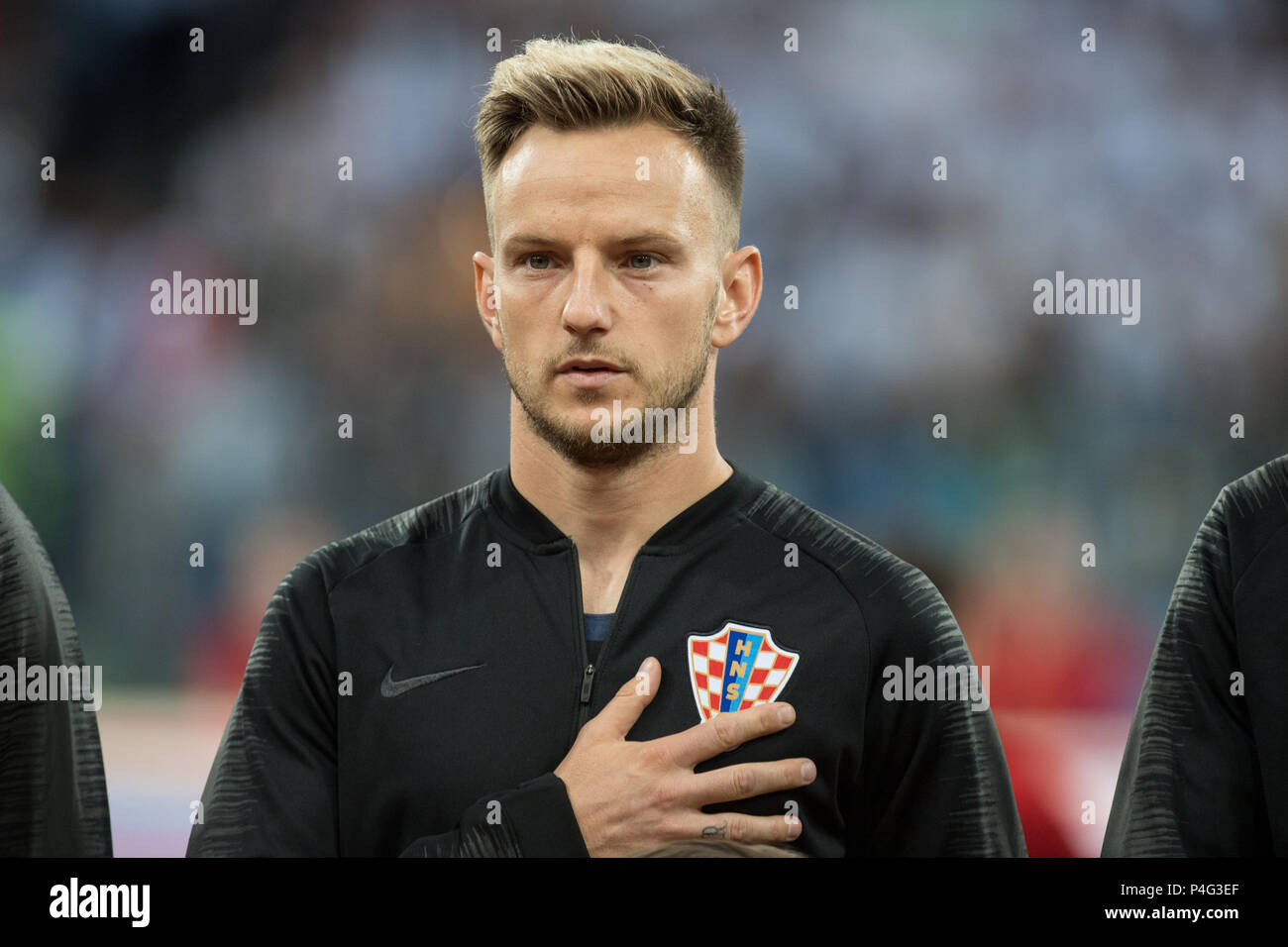 Nizhny Novgorod, Russia. 21 June 2018.  Ivan RAKITIC (CRO) sings the national anthem with, singing, Presentation, Prsssentation, Line up, Lineup, Half-length portrait, Argentina (ARG) - Croatia (CRO) 0: 3, Preliminary Round, Group D, Match 23, on 21.06.2018 in Moscow ; Football World Cup 2018 in Russia from 14.06. - 15.07.2018. | usage worldwide Credit: dpa/Alamy Live News Credit: dpa picture alliance/Alamy Live News Stock Photo