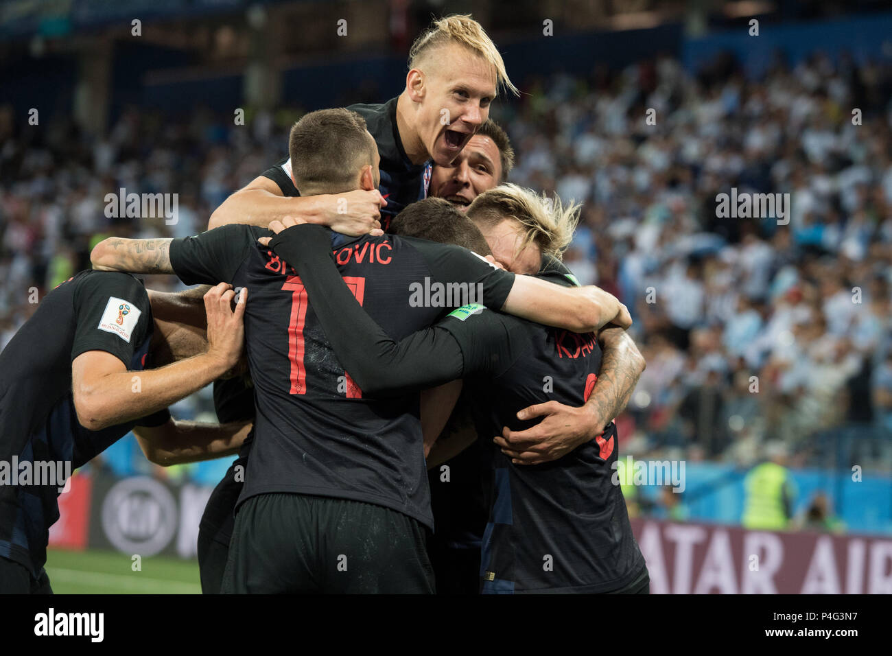 Nizhny Novgorod, Russia. 21 June 2018.  jubilationtraube of croatian players after the goal to make it 3-0 for Croatia, jubilation, cheering, cheering, joy, cheers, celebrate, goaljubel, half figure, half figure, Argentina (ARG) - Croatia (CRO) 0: 3, preliminary round, Group D, Game 23, on 21.06.2018 in Moscow; Football World Cup 2018 in Russia from 14.06. - 15.07.2018. | usage worldwide Credit: dpa/Alamy Live News Credit: dpa picture alliance/Alamy Live News Stock Photo