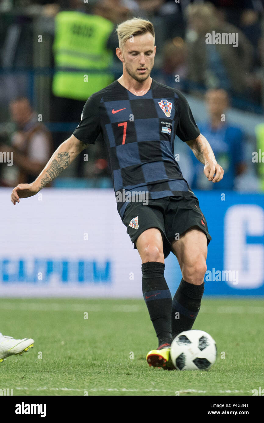 Nizhny Novgorod, Russia. 21 June 2018.  Ivan RAKITIC (CRO) with Ball, individual action with ball, action, full figure, portrait, Argentina (ARG) - Croatia (CRO) 0: 3, preliminary round, Group D, match 23, on 21.06.2018 in Moscow; Football World Cup 2018 in Russia from 14.06. - 15.07.2018. | usage worldwide Credit: dpa/Alamy Live News Credit: dpa picture alliance/Alamy Live News Stock Photo
