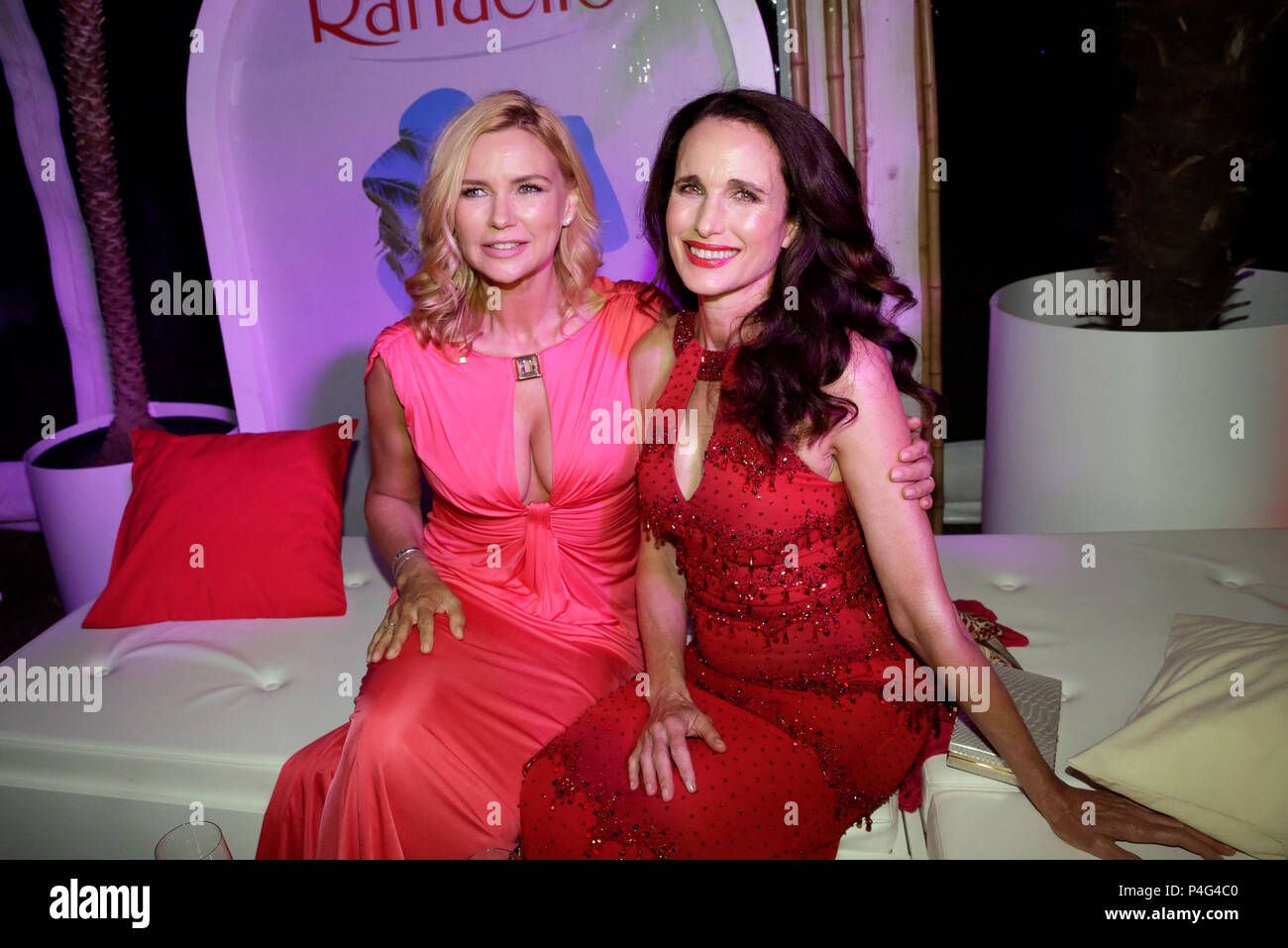 Berlin, Germany. 21st June, 2018. Actresses Veronica Ferres (L) and