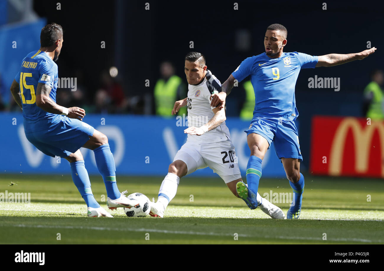 Saint Petersburg, Russia. 22nd June, 2018. Gabriel Jesus (R) of Brazil vies with David Guzman (C) of Costa Rica during the 2018 FIFA World Cup Group E match between Brazil and Costa Rica in Saint Petersburg, Russia, June 22, 2018. Credit: Cao Can/Xinhua/Alamy Live News Stock Photo