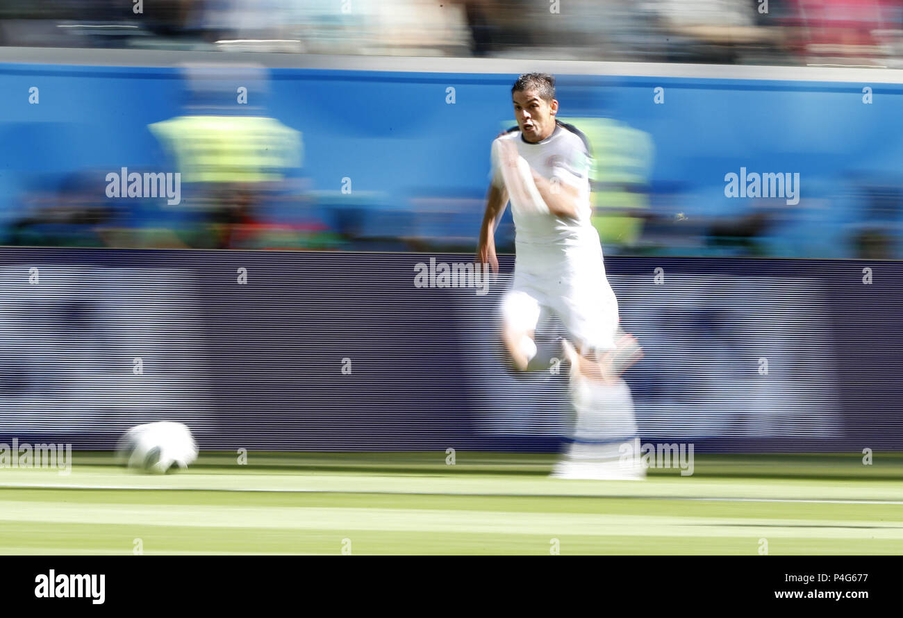 Saint Petersburg, Russia. 22nd June, 2018. Cristian Gamboa of Costa Rica breaks through with the ball during the 2018 FIFA World Cup Group E match between Brazil and Costa Rica in Saint Petersburg, Russia, June 22, 2018. Credit: Cao Can/Xinhua/Alamy Live News Stock Photo