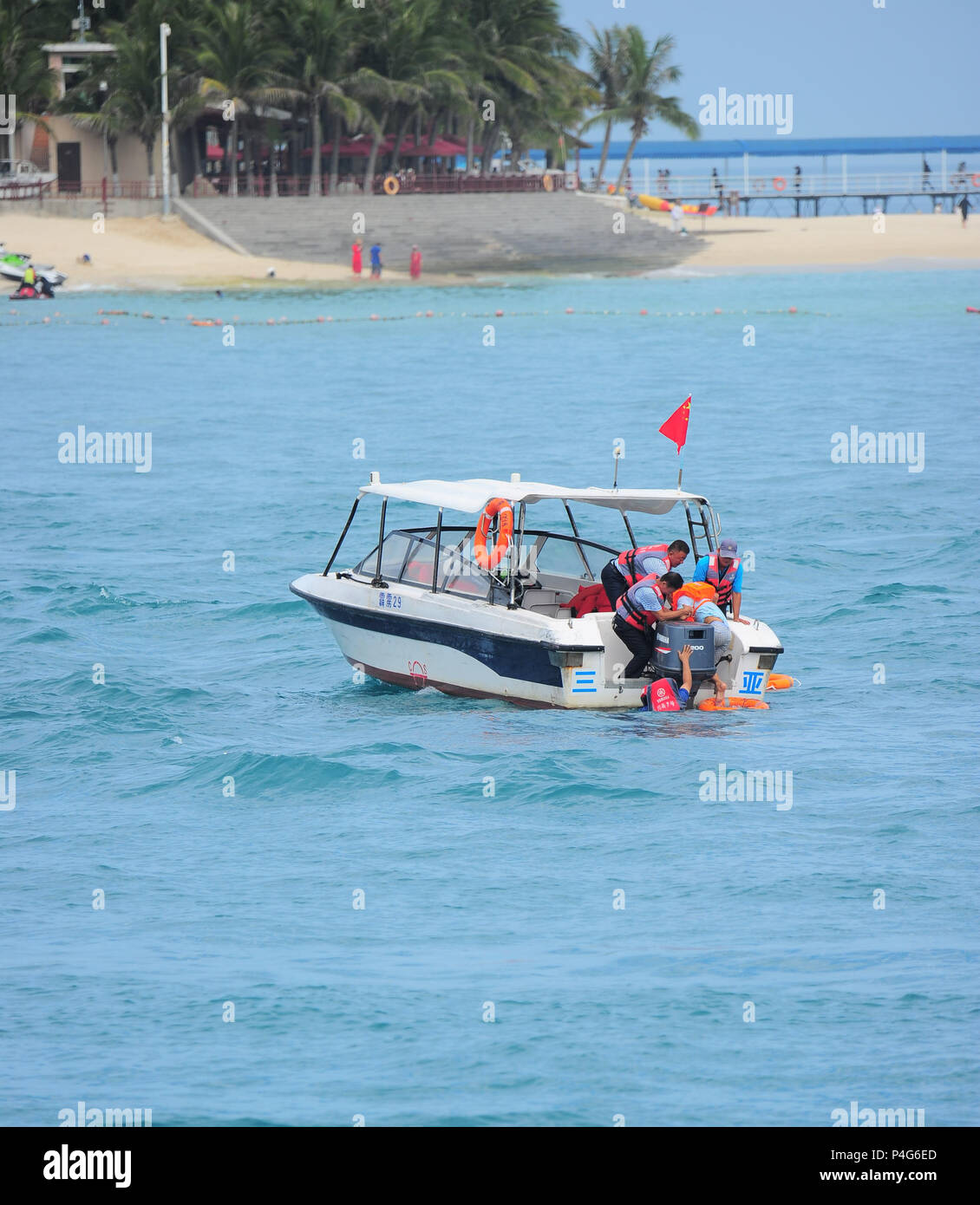 Sanya, China's Hainan Province. 22nd June, 2018. Rescuers participate in an emergency drill on securing marine transportation in Sanya, south China's Hainan Province, June 22, 2018. Credit: Sha Xiaofeng/Xinhua/Alamy Live News Stock Photo