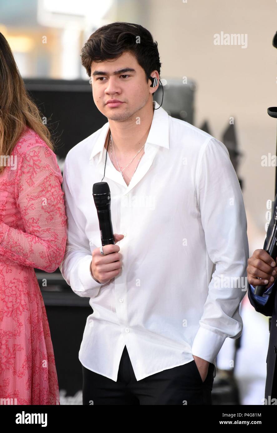 Calum hood hotsell outfits 2018