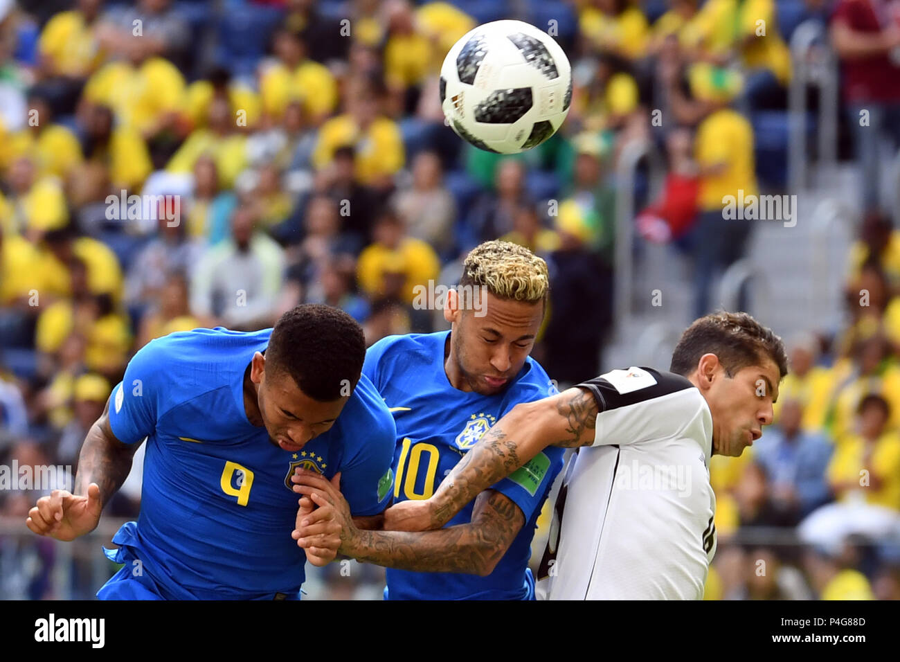 22 June 2018, Russia, Saint Petersburg, Soccer, Group E, Matchday 2 of 3, Brazil vs Costa Rica at the St. Petersburg Stadium: Gabriel Jesus (L-R), Neymar from Brazil and Cristian Gamboa from Costa Rica in action. Photo: Federico Gambarini/dpa Credit: dpa picture alliance/Alamy Live News Stock Photo