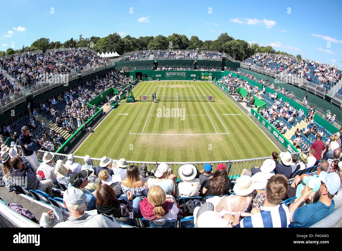Edgbaston Priory Club, Birmingham, UK. 22nd June, 2018. Nature Valley Classic Tennis; A full crowd gets ready for the Petra KVITOVA (CZE) Julia Goerges (GER) Credit: Action Plus Sports/Alamy