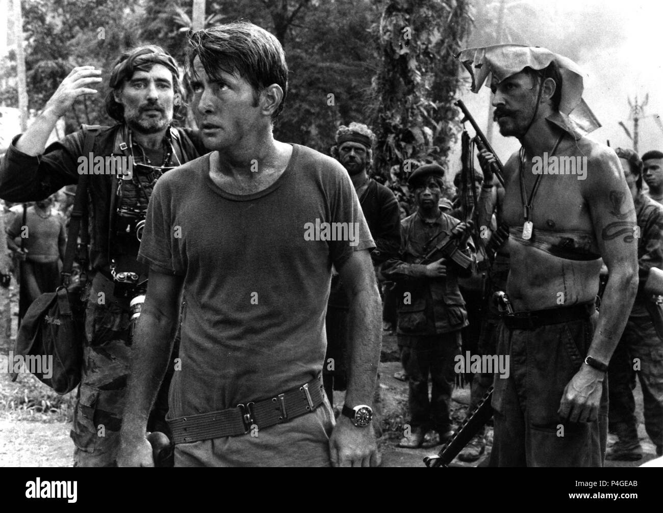 Original Film Title: APOCALYPSE NOW. English Title: APOCALYPSE NOW. Film  Director: FRANCIS FORD COPPOLA. Year: 1979. Stars: DENNIS HOPPER; MARTIN  SHEEN; FREDERIC FORREST. Credit: ZOETROPE/UA / Album Stock Photo - Alamy