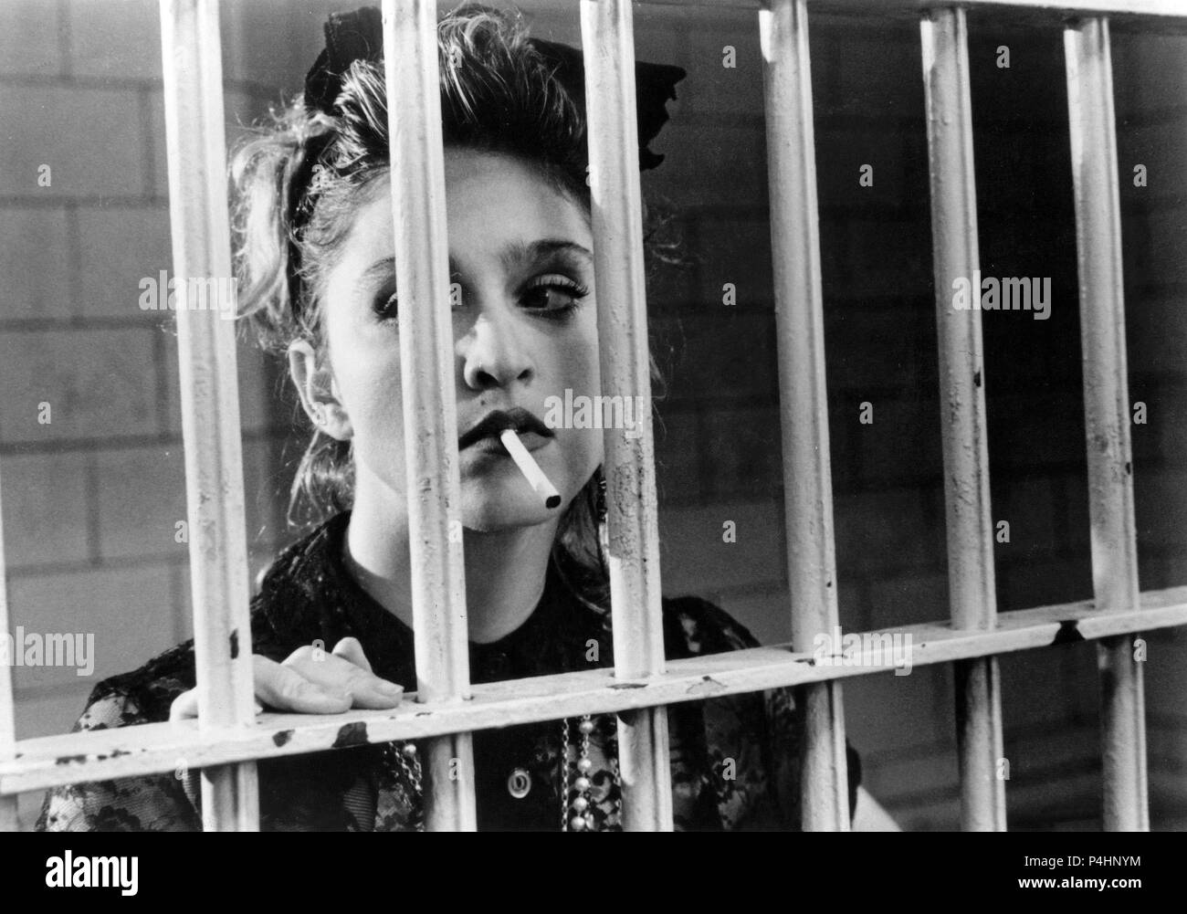 Original Film Title: DESPERATELY SEEKING SUSAN.  English Title: DESPERATELY SEEKING SUSAN.  Film Director: SUSAN SEIDELMAN.  Year: 1985.  Stars: MADONNA. Credit: ORION PICTURES / Album Stock Photo