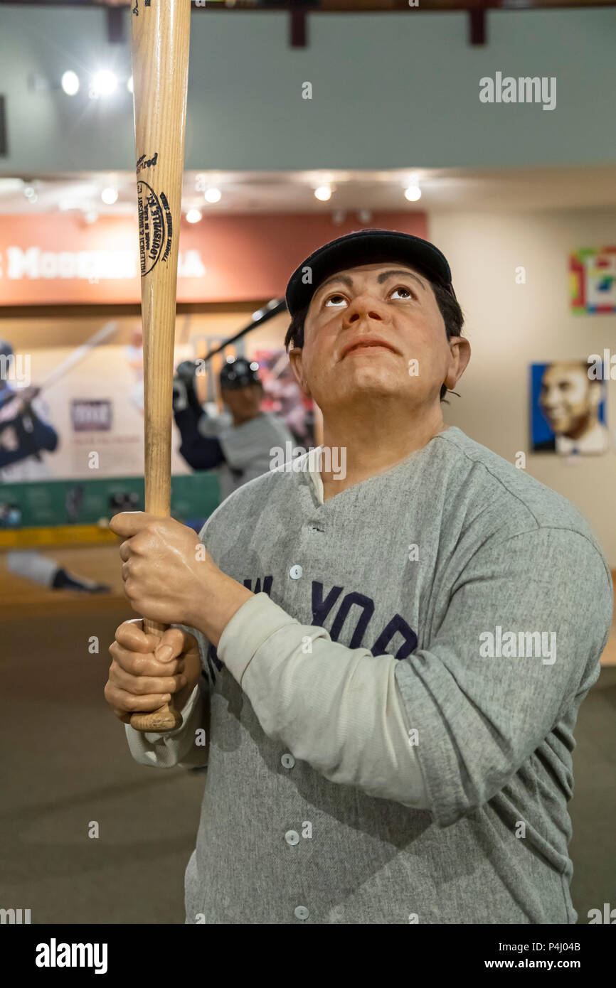 Louisville, Kentucky - A sculpture of Babe Ruth with his baseball bat at the Louisville Slugger Museum and Factory. Stock Photo