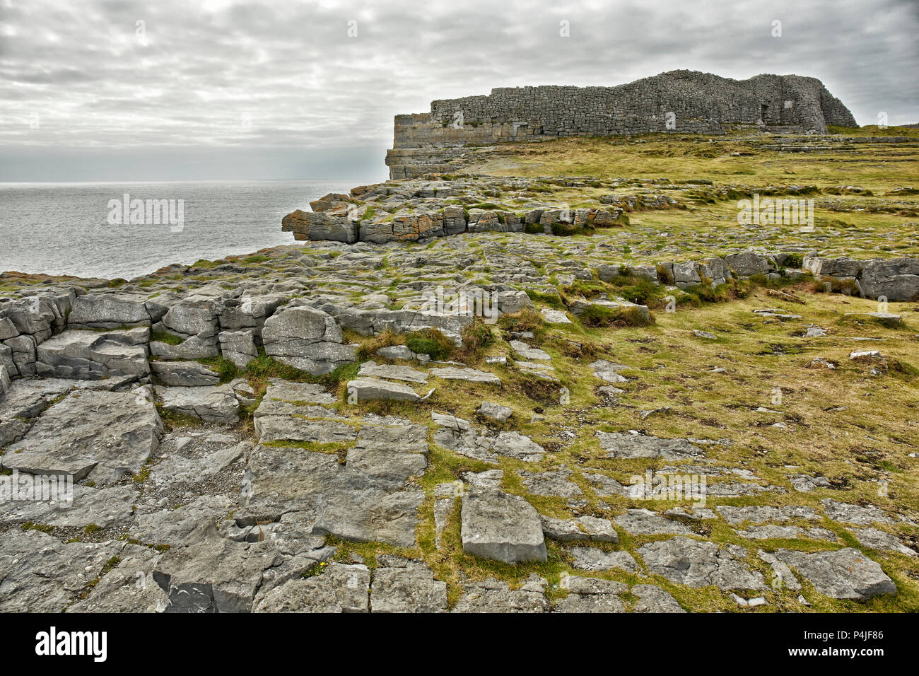 Fort dún aonghasa hi-res stock photography and images - Alamy
