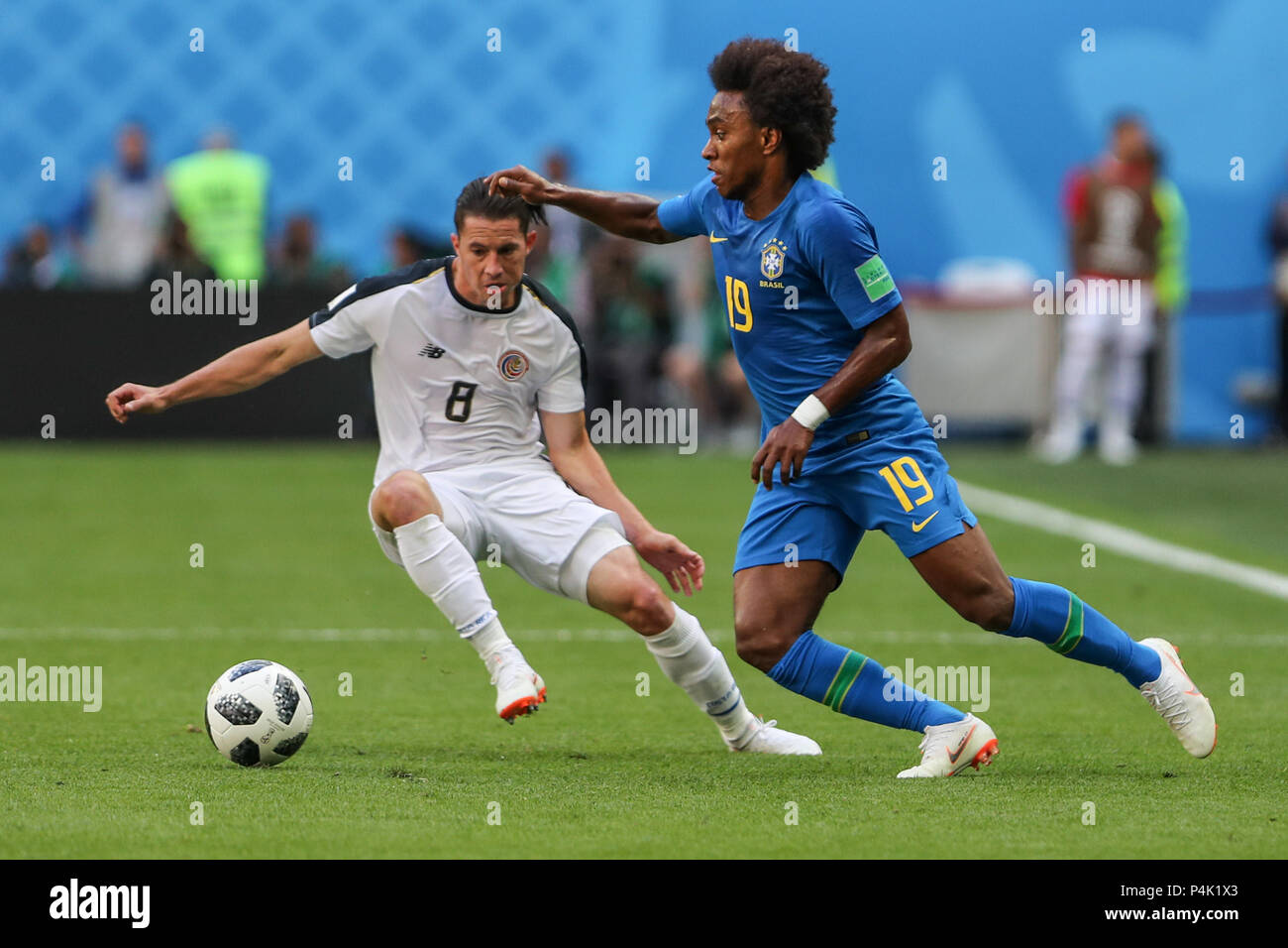 Sao Petesburgo, Russia. 22nd June, 2018. Bryan Oviedo of Costa Rica and Willian Borges da Silva of Brasil during the match between Brazil and Costa Rica for the second round of group E of the 2018 World Cup, held at Saint Petersburg Stadium, St. Petersburg, Russia. Game ended scoreless. Credit: Thiago Bernardes/Pacific Press/Alamy Live News Stock Photo