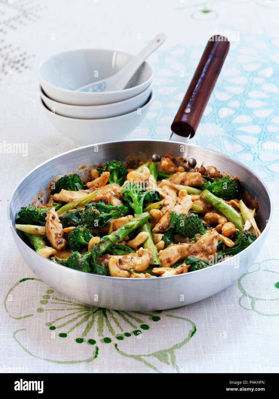Chicken stir fry with broccoli and cashew nuts Stock Photo Alamy