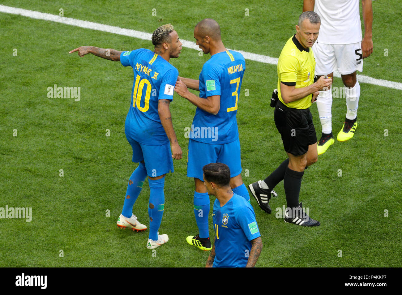 Brazil S Neymar Appeals For A Penalty To Referee Bjorn Kuipers During The Fifa World Cup Group E Match At Saint Petersburg Stadium Russia Stock Photo Alamy