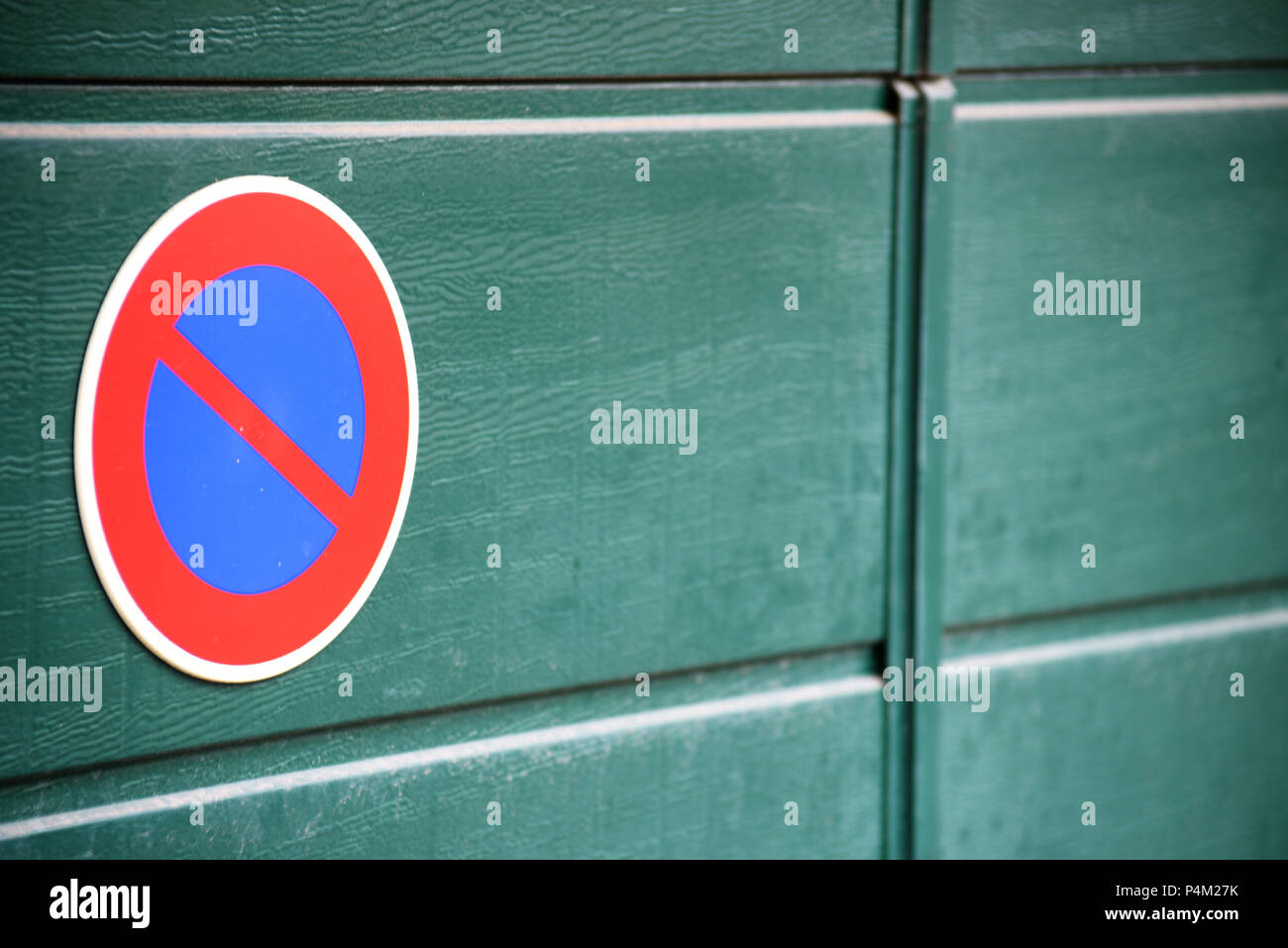 No parking sign hi-res stock photography and images - Alamy