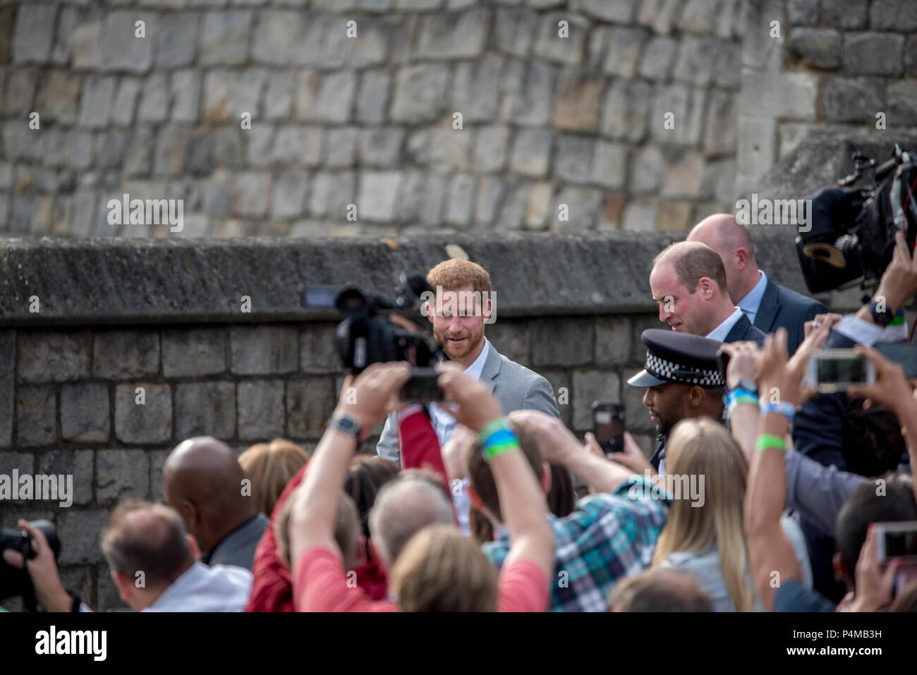 HRH Prince William joins brother Prince Harry on an impromptu walkabout(02)