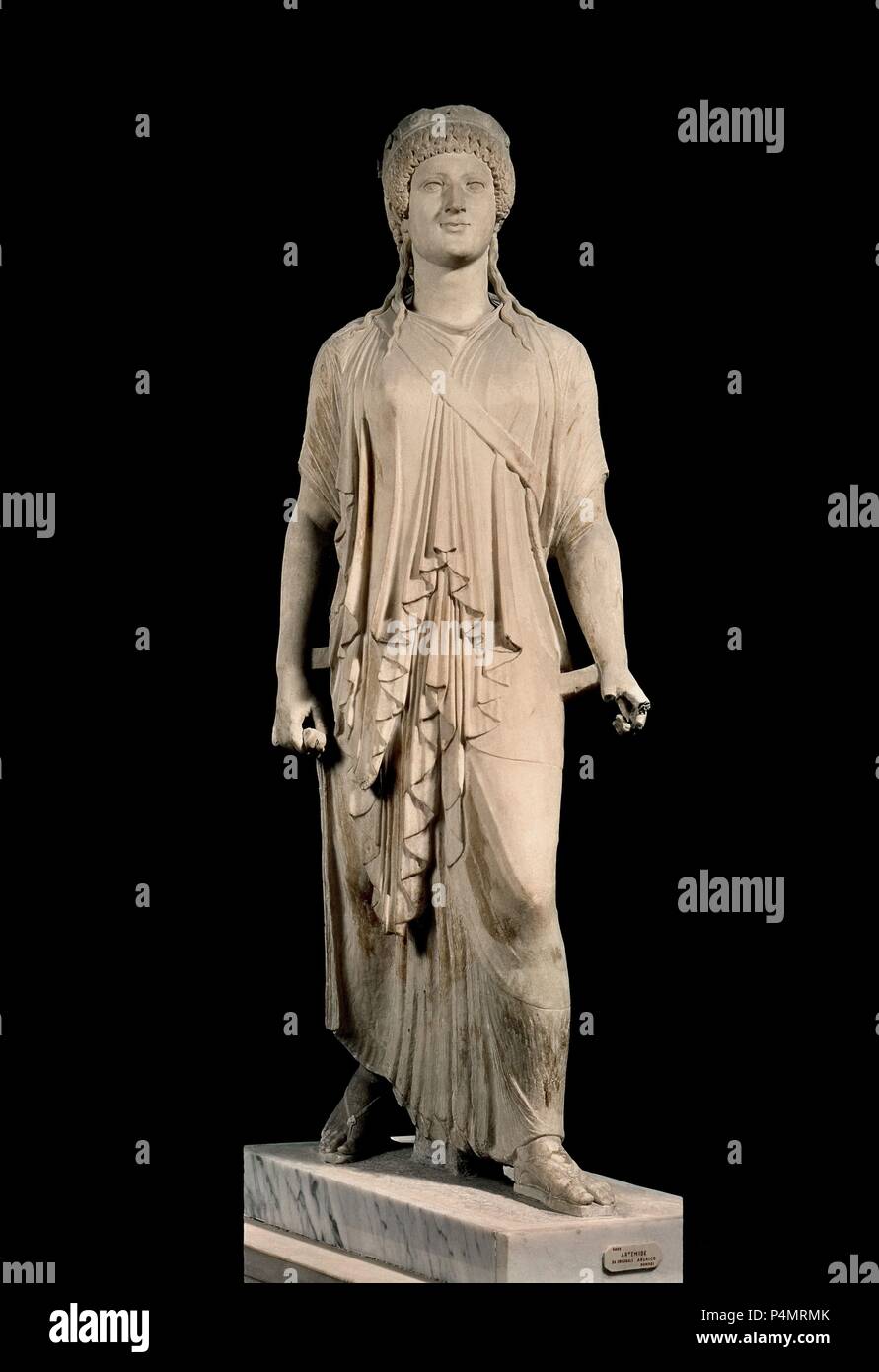 *ARTEMIDE ARCAISTICA. Author: Praxiteles (4th cent. BCE) (school). Location: NATIONAL MUSEUM OF ARCHAEOLOGY, NEAPEL, ITALIA. Stock Photo