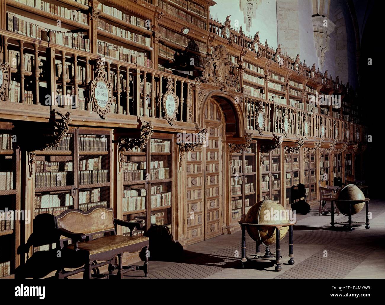 BIBLIOTECA ANTIGUA DE LA UNIVERSIDAD DE SALAMANCA. Location: UNIVERSIDAD  BIBLIOTECA, SALAMANCA, SPAIN Stock Photo - Alamy