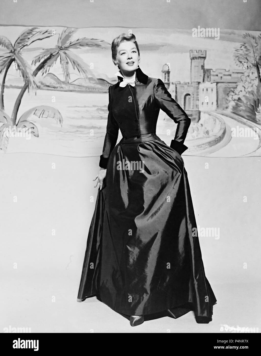 Original Film Title: AUNTIE MAME. English Title: AUNTIE MAME. Film  Director: MORTON DACOSTA. Year: 1958. Stars: ROSALIND RUSSELL. Credit:  WARNER BROTHERS / Album Stock Photo - Alamy