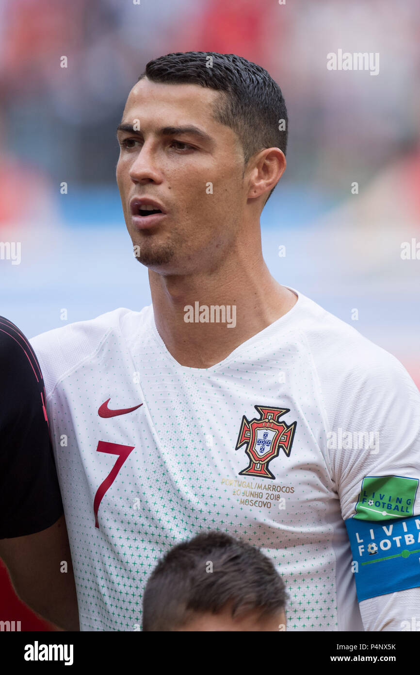 Cristiano RONALDO (POR) sings the national anthem during the presentation,  Prsssentation, Line up, Half-length portrait, vertical format, singing,  Portugal (POR) - Morocco (MAR) 1: 0, Preliminary Round, Group B, Game 19, on