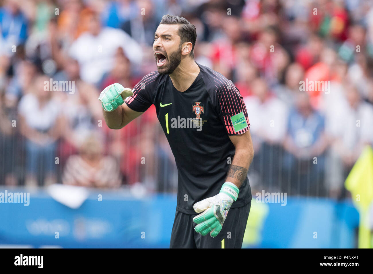 goalie Rui PATRICIO (POR) gives instruction, instructions, calling, shouting, screaming, screaming, half figure, half figure, Portugal (POR) - Morocco (MAR) 1: 0, preliminary round, group B, match 19, on 20.06.2018 in Moscow; Football World Cup 2018 in Russia from 14.06. - 15.07.2018. | usage worldwide Stock Photo