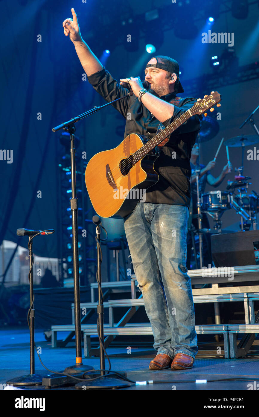 Lee brice hires stock photography and images Alamy