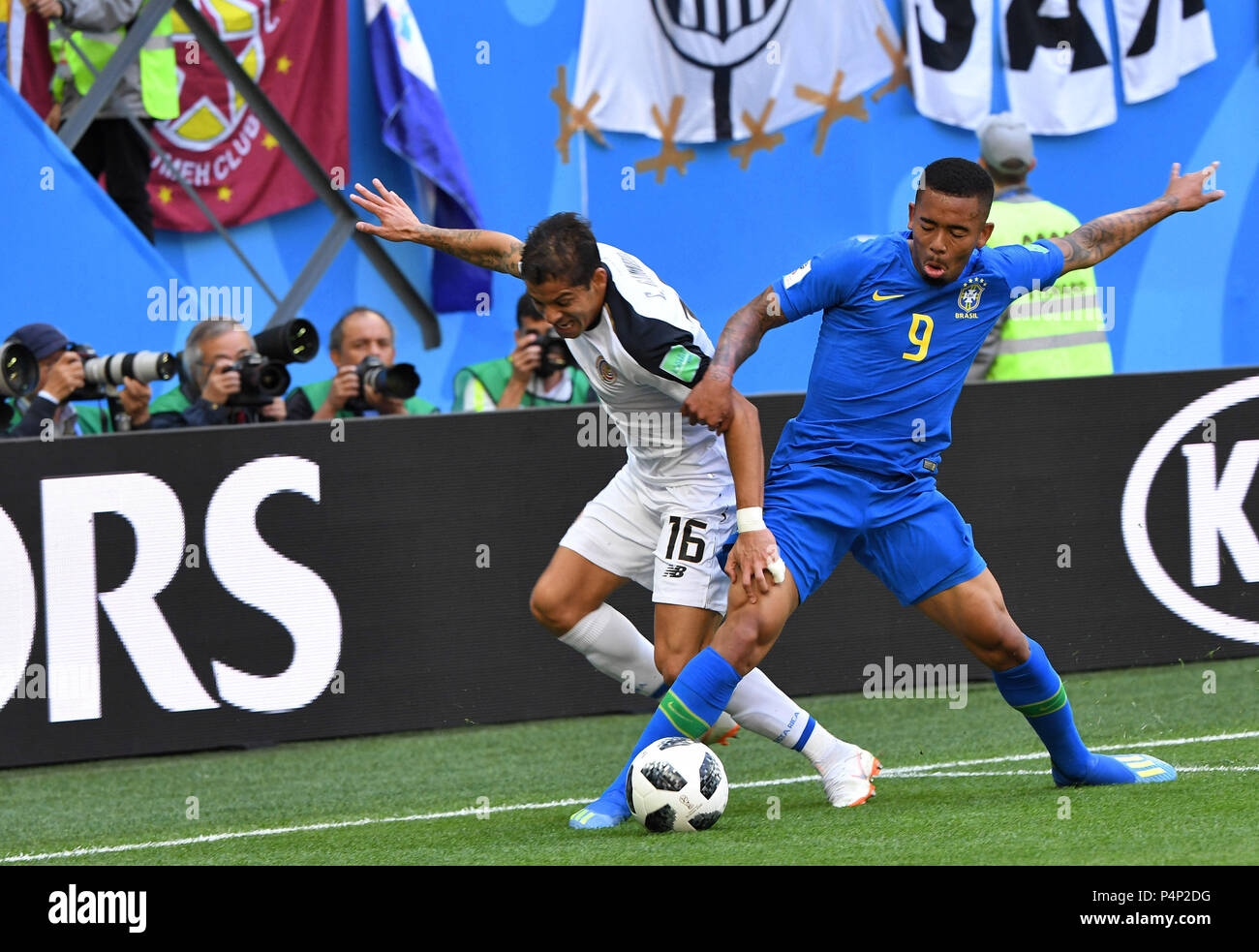 St. Petersburg, Russia. 22nd June, 2018. Russia, St. Petersburg, on June 22, 2018. 2018 FIFA World Cup Russia. The match of the group stage of the FIFA World Cup - 2018 between national teams of Brazil and Costa Rica. In the picture: the player of Brazil Gabriel Zhezus and the player Costa - Ricky Cristian Gamboa. Credit: Andrey Pronin/ZUMA Wire/Alamy Live News Stock Photo