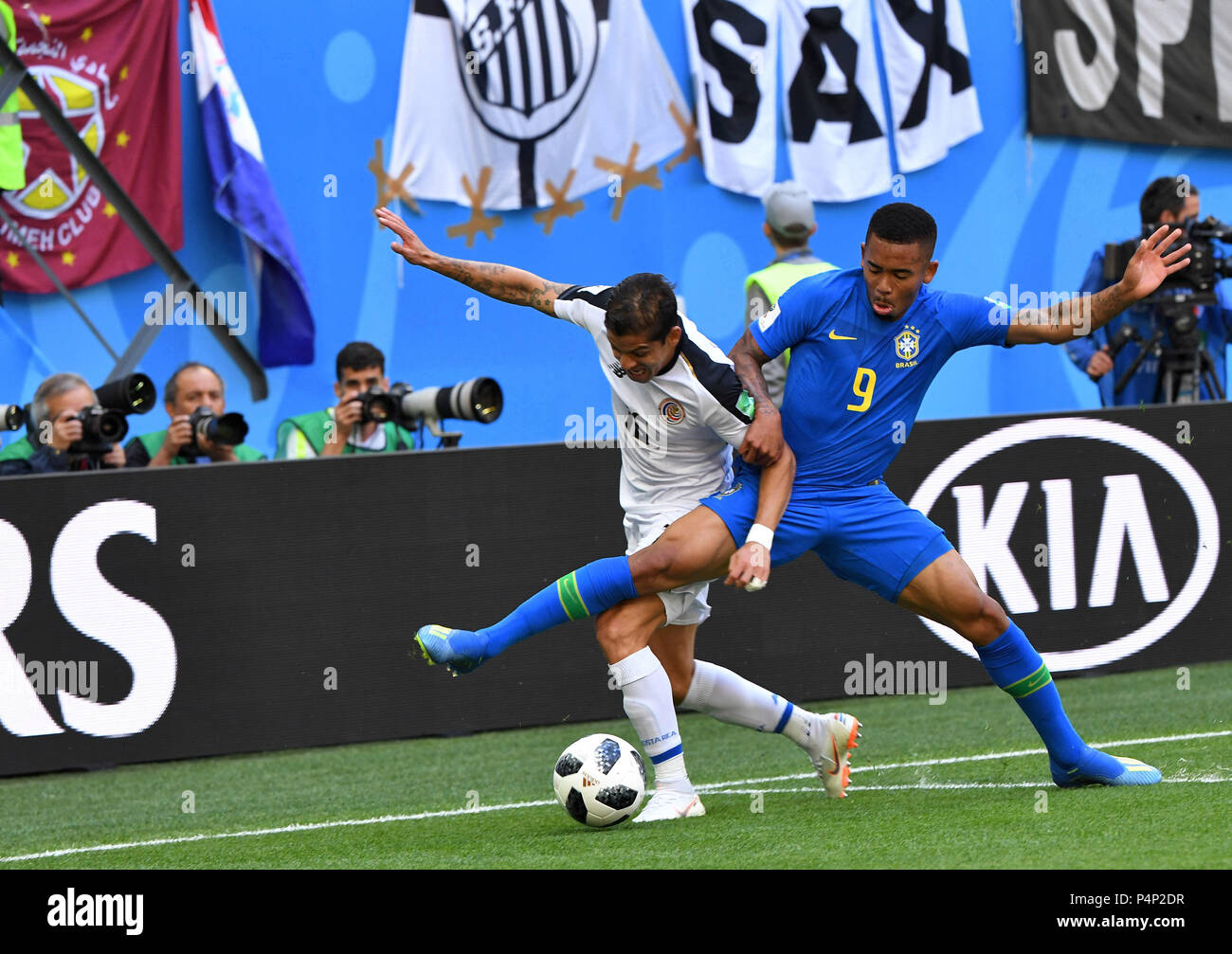 St. Petersburg, Russia. 22nd June, 2018. Russia, St. Petersburg, on June 22, 2018. 2018 FIFA World Cup Russia. The match of the group stage of the FIFA World Cup - 2018 between national teams of Brazil and Costa Rica. In the picture: the player of Brazil Gabriel Zhezus and the player Costa - Ricky Cristian Gamboa. Credit: Andrey Pronin/ZUMA Wire/Alamy Live News Stock Photo
