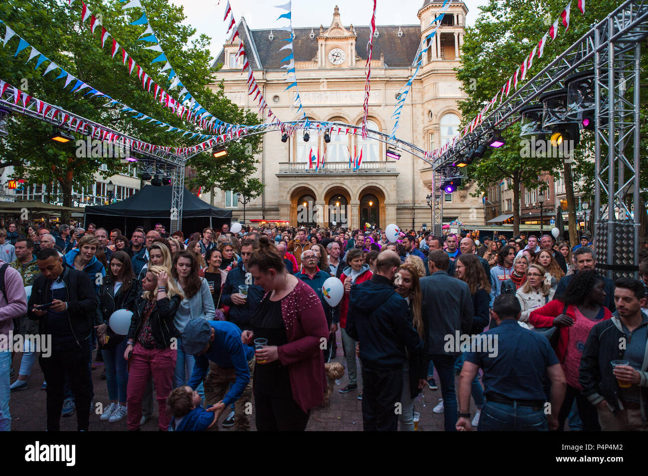 Luxembourg City, Luxembourg. 22nd June 2018. People having fun during the Luxembourg National Day / Fete Nationale. HALIT OLMEZ / ALAMY LIVE NEWS Stock Photo