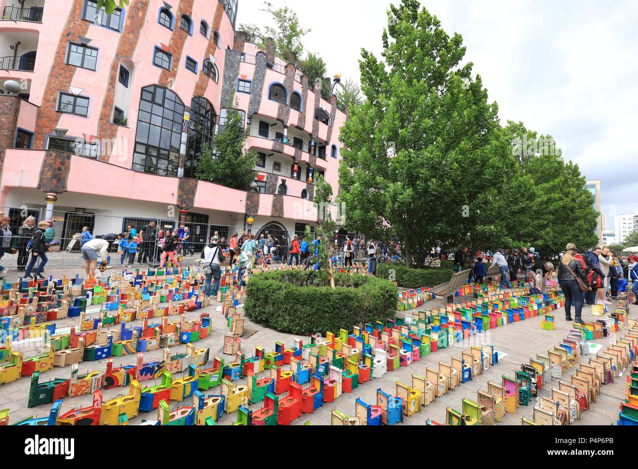 Magdeburg, Germany. 23rd June, 2018. Thousands of birdhouses at the