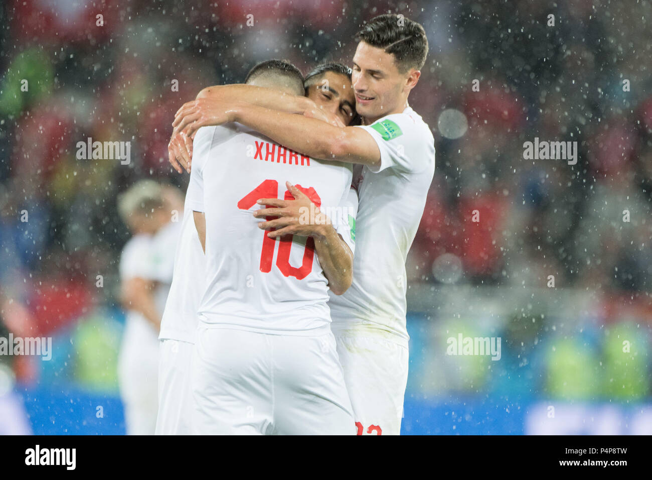 Kaliningrad, Russland. 23rd June, 2018. Granit XHAKA (left, SUI), Ricardo RODRIGUEZ (mi., SUI) and Fabian SCHAER (Schssr, SUI) cheer after the final whistle, jubilation, cheering, cheering, joy, cheers, celebrate, final jubilation, half figure, half figure, Serbia (SRB) - Switzerland (SUI) 1: 2, Preliminary Round, Group E, Match 26, on 22.06.2018 in Kaliningrad; Football World Cup 2018 in Russia from 14.06. - 15.07.2018. | usage worldwide Credit: dpa/Alamy Live News Stock Photo
