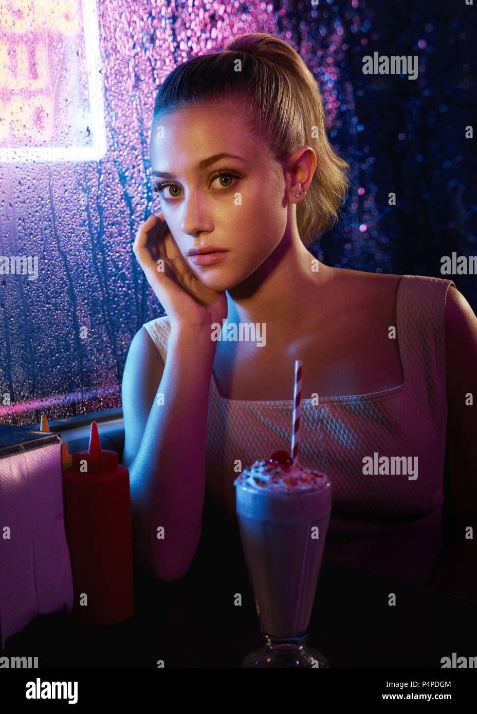 Description: Season 1.  Original Film Title: RIVERDALE.  English Title: RIVERDALE.  Film Director: ROBERTO AGUIRRE-SACASA.  Year: 2017.  Stars: LILI REINHART. Credit: CBS TELEVISION / Album Stock Photo