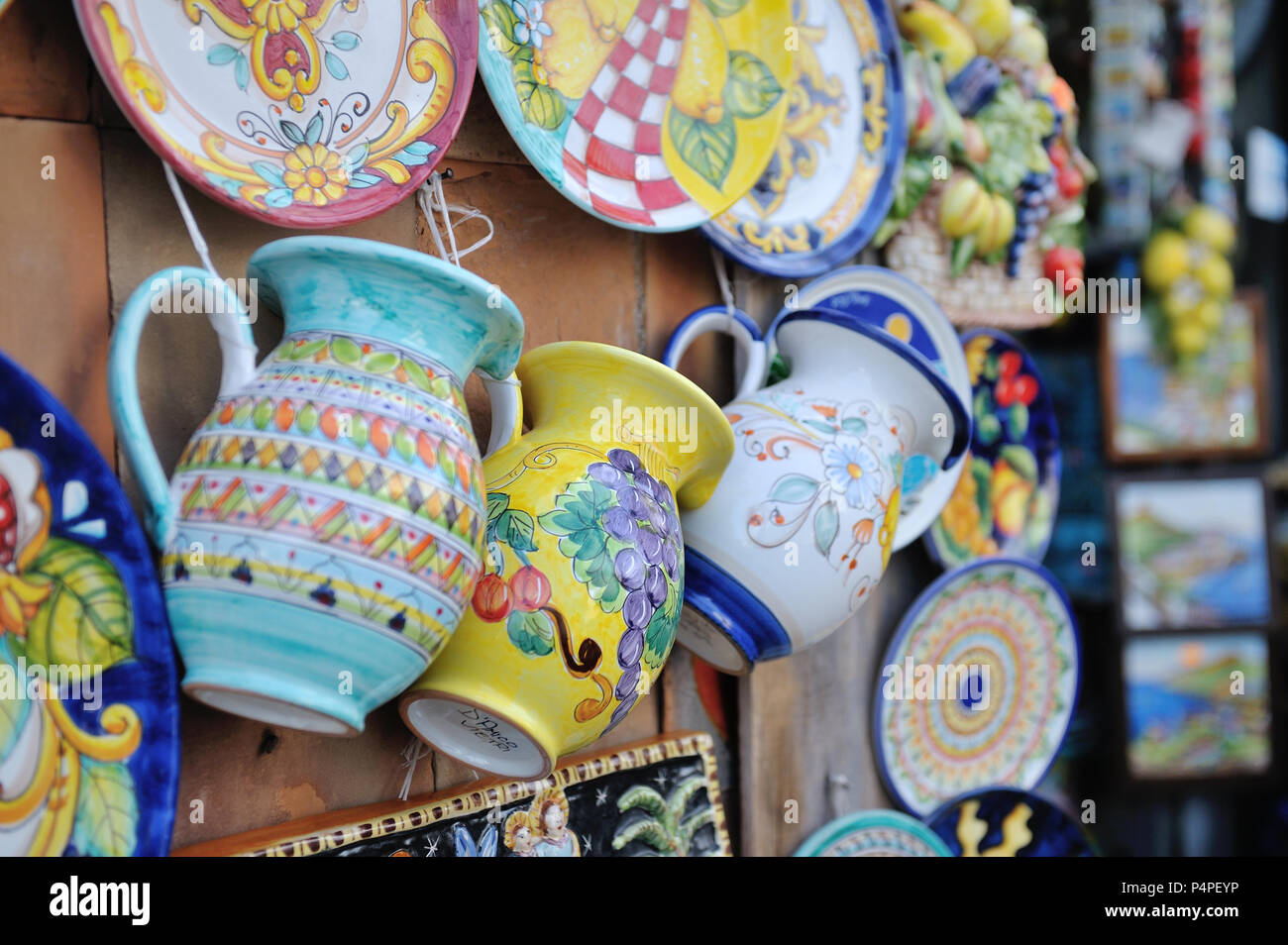 VIETRI SUL MARE, ITALY - April 27, 2018 Colorful ceramic shop in Amalfi  Coast Stock Photo - Alamy