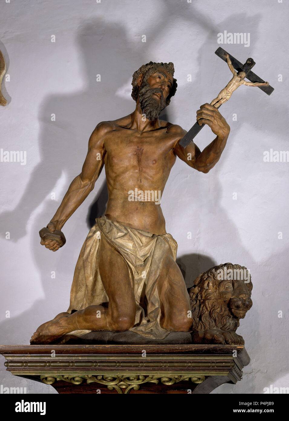 ESCULTURA DE SAN JERONIMO PENITENTE REALIZADA SOBRE EL AÑO 1600 - MADERA POLICROMADA. Author: Juan Martinez Montanes (1568-1649). Location: CONVENTO DE SANTA CLARA, LLERENA, BADAJOZ, SPAIN. Stock Photo