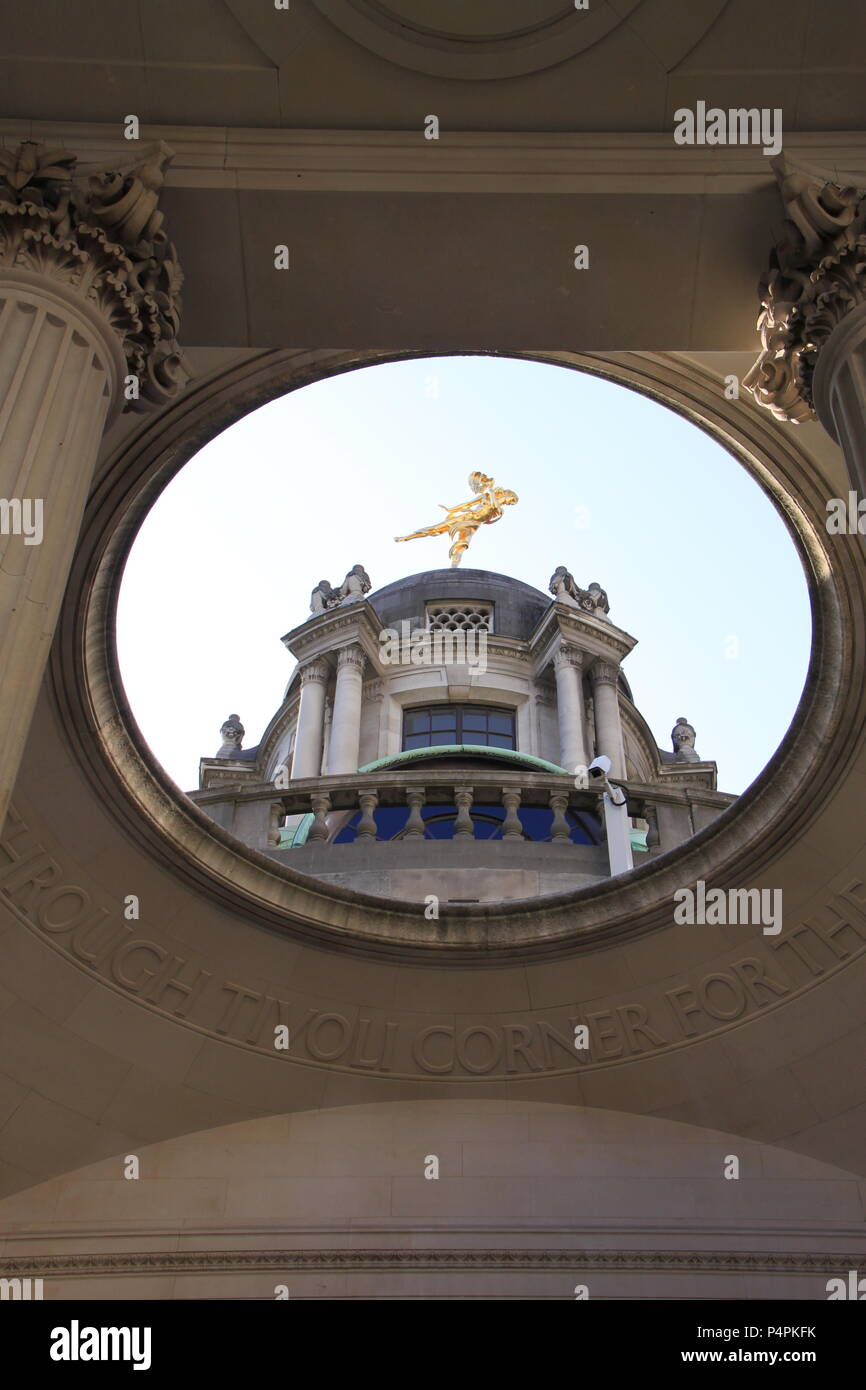 Gilded bronze figure of Ariel adorning the dome on Tivoli Corner, Bank of England, London, England, UK, PETER GRANT Stock Photo