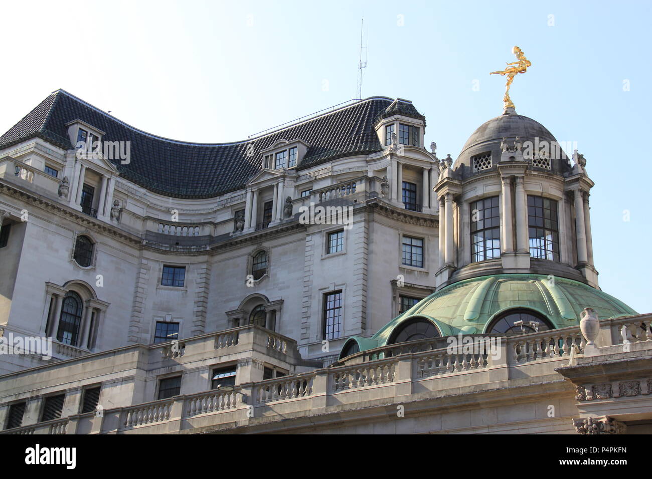 Gilded bronze figure of Ariel adorning the dome on Tivoli Corner, Bank of England, London, England, UK, PETER GRANT Stock Photo