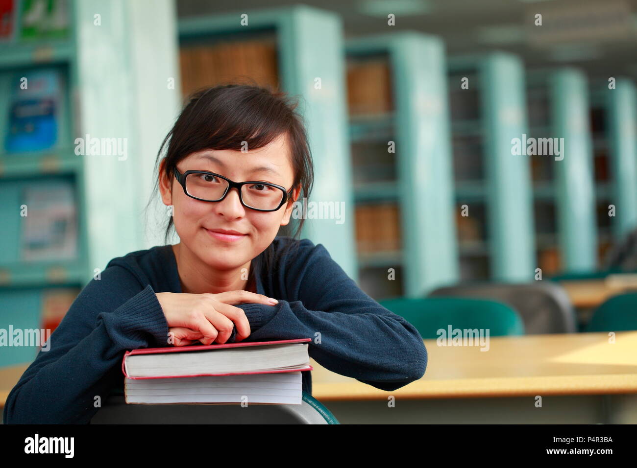 portrait of pretty asian college girl smile Stock Photo - Alamy