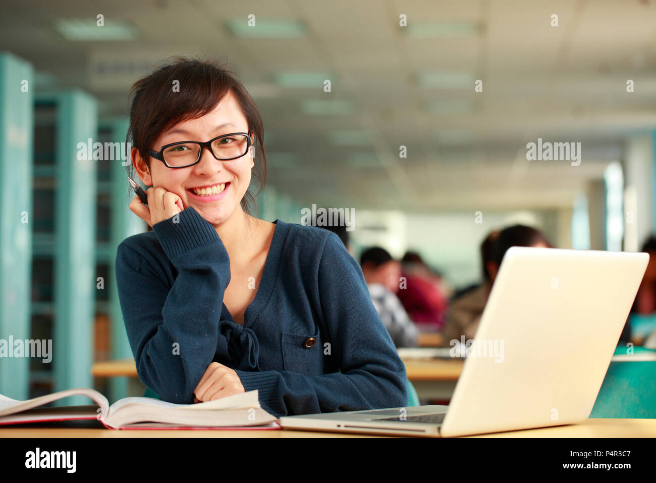 portrait of pretty asian college girl smile Stock Photo - Alamy