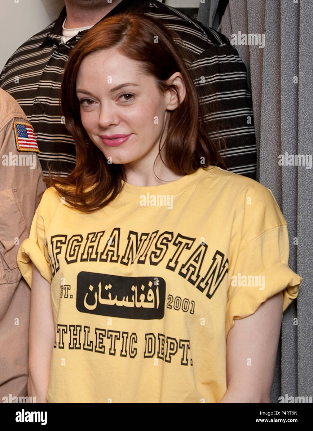 Mike Mullen, chairman of the Joint Chiefs of Staff hosts a USO tour in