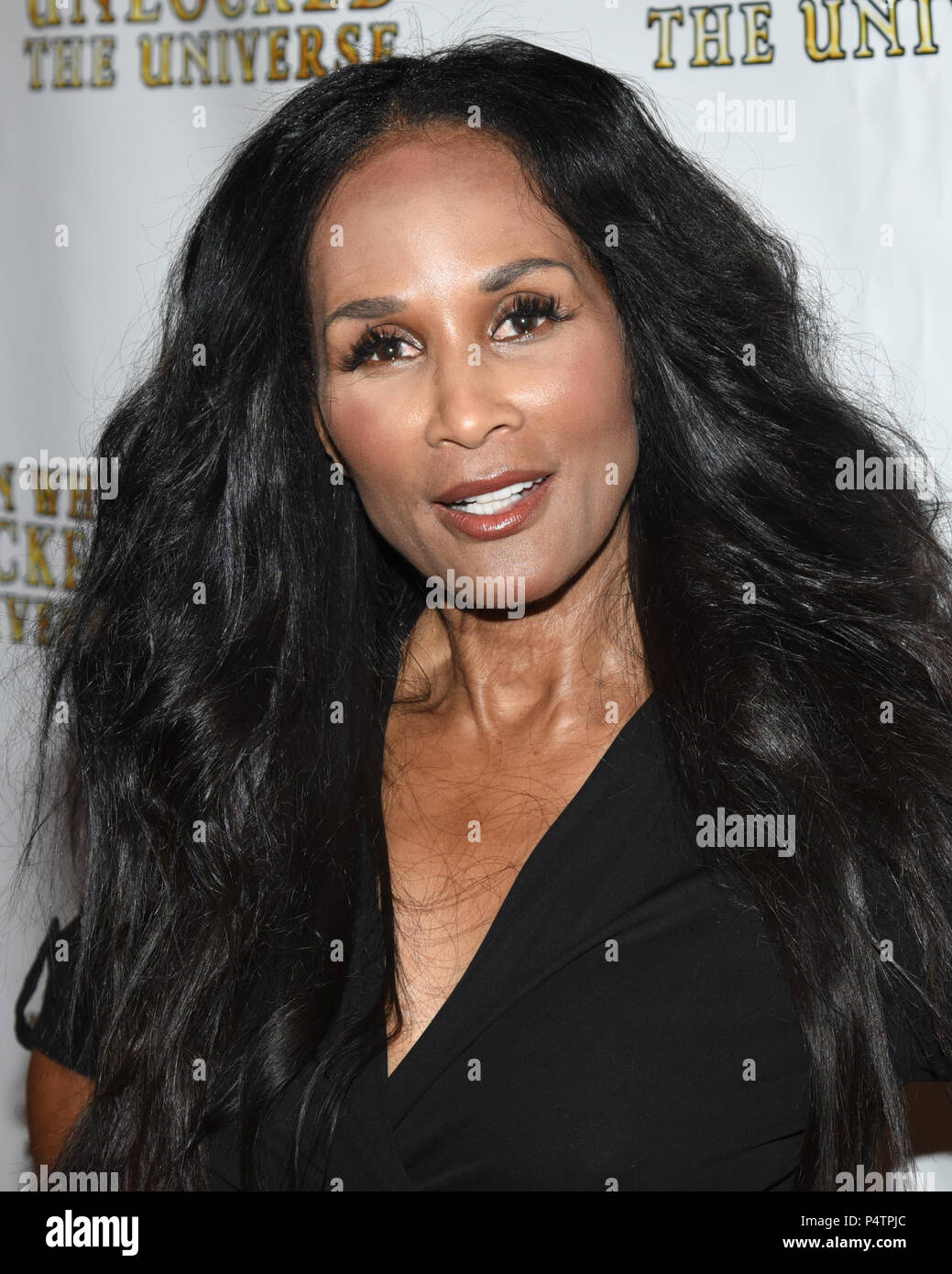 Beverly Johnson attends the Premiere of 'The Man Who Unlocked The ...