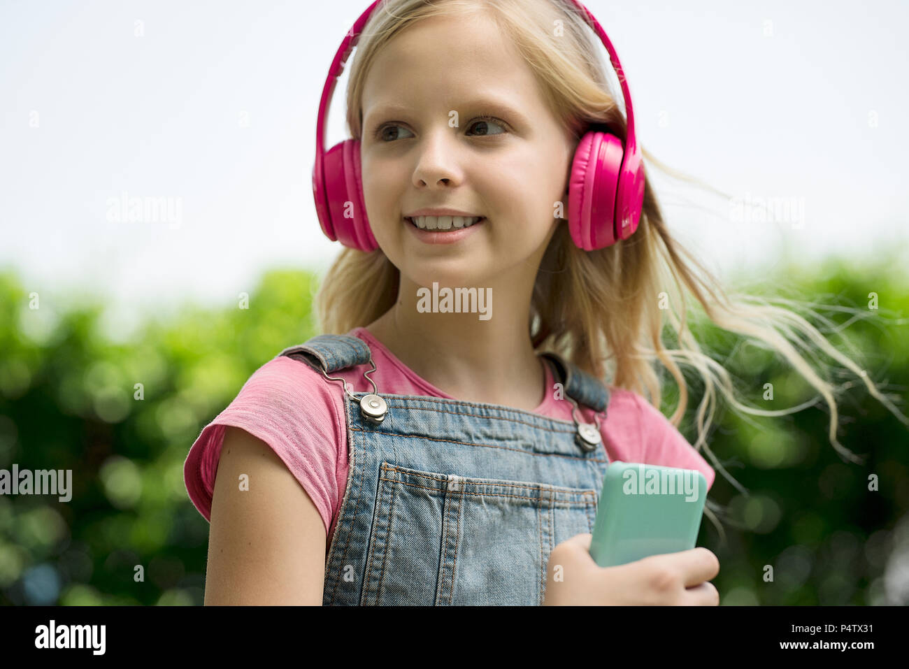 Blonde girl hi-res stock photography and images - Alamy