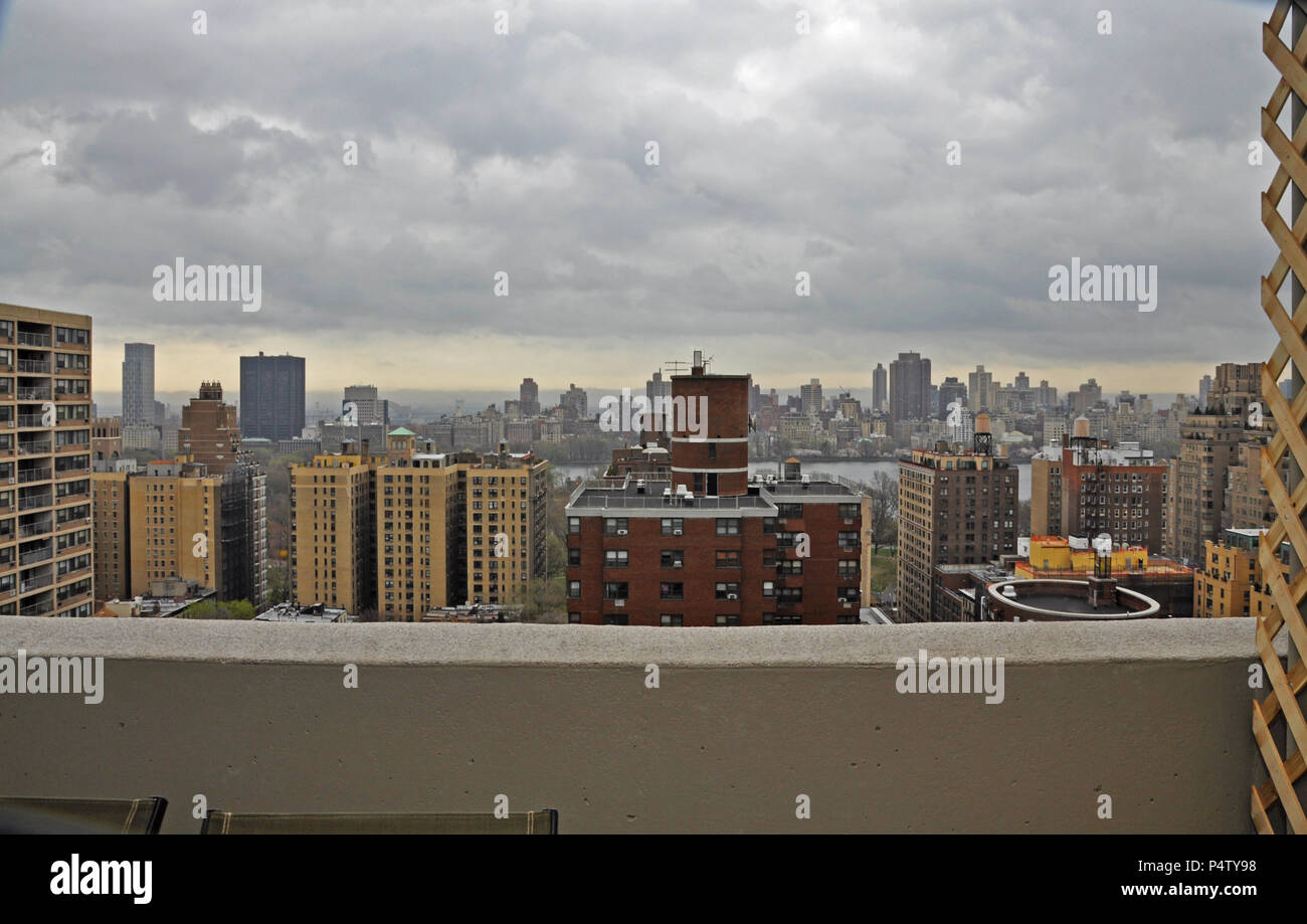 New York, NY. Interior photos of a small Manhattan apartment transformed into a 2 bedroom with views. April 1, 2016. @ Veronica Bruno / Alamy Stock Photo