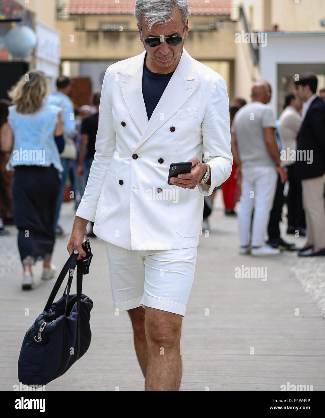 Men luxury street style hi-res stock photography and images - Page 13 -  Alamy