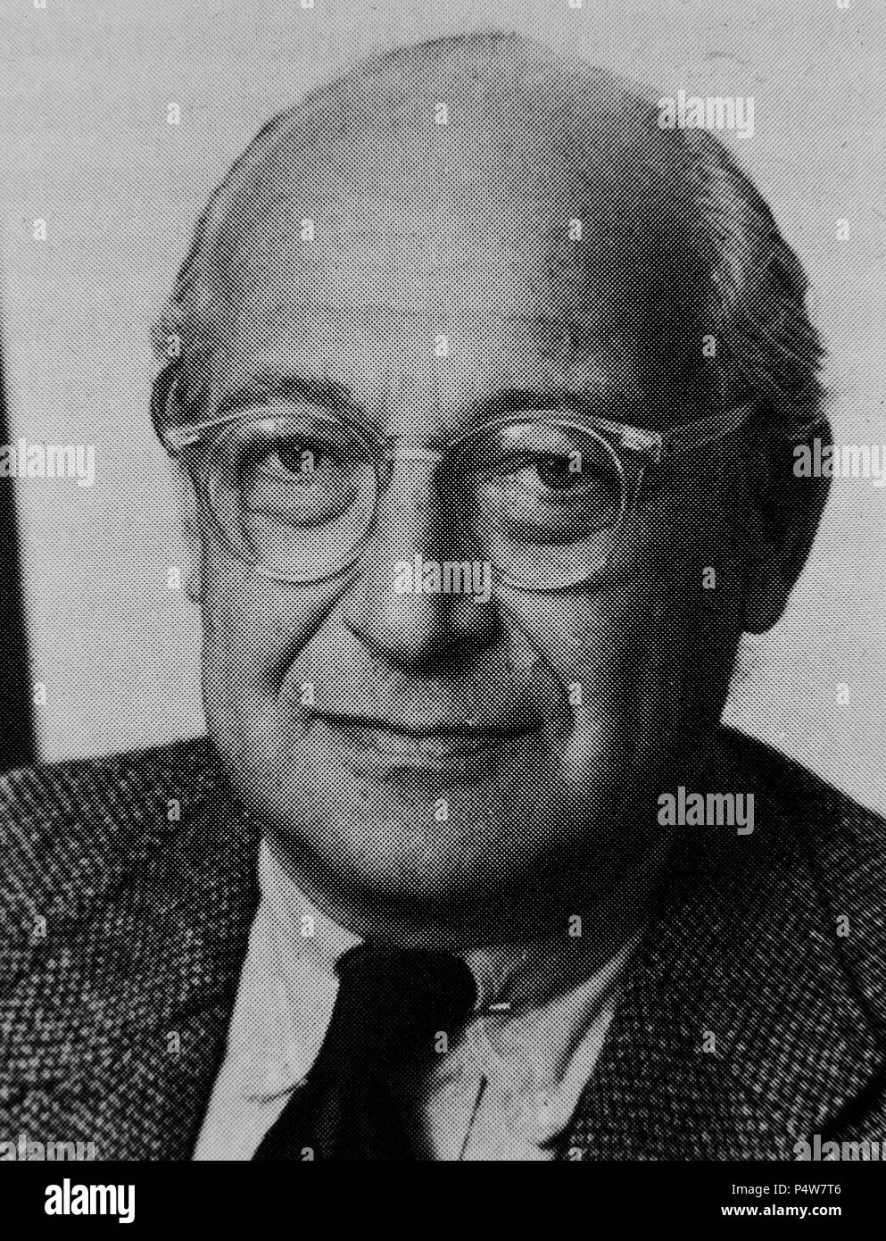 WALT W ROSTOW (1916-) ECONOMISTA USA Stock Photo - Alamy