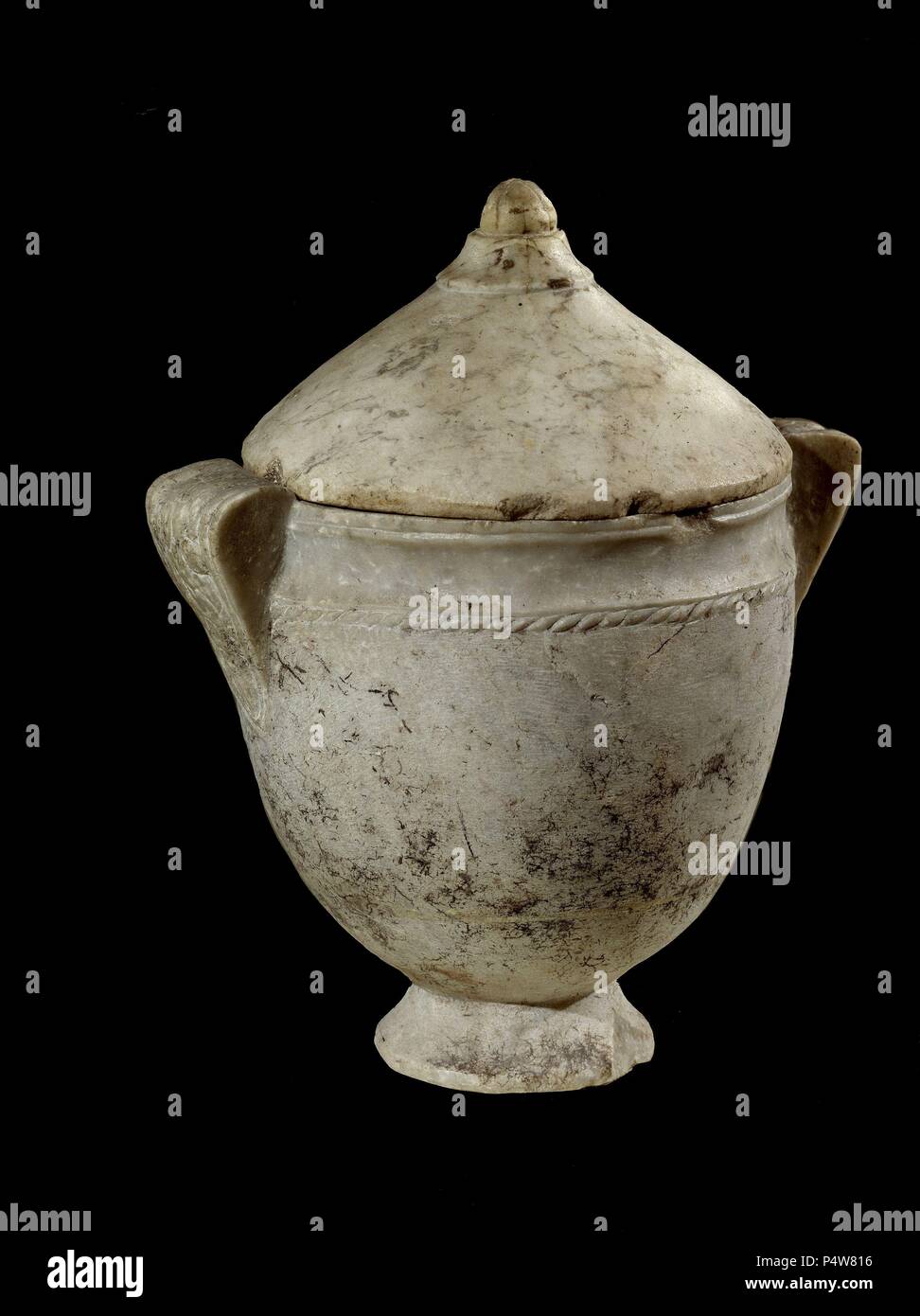 Urna Cineraria En Marmol Romano Location Museo De Cadiz Arqueologia Cadiz Spain Stock Photo Alamy
