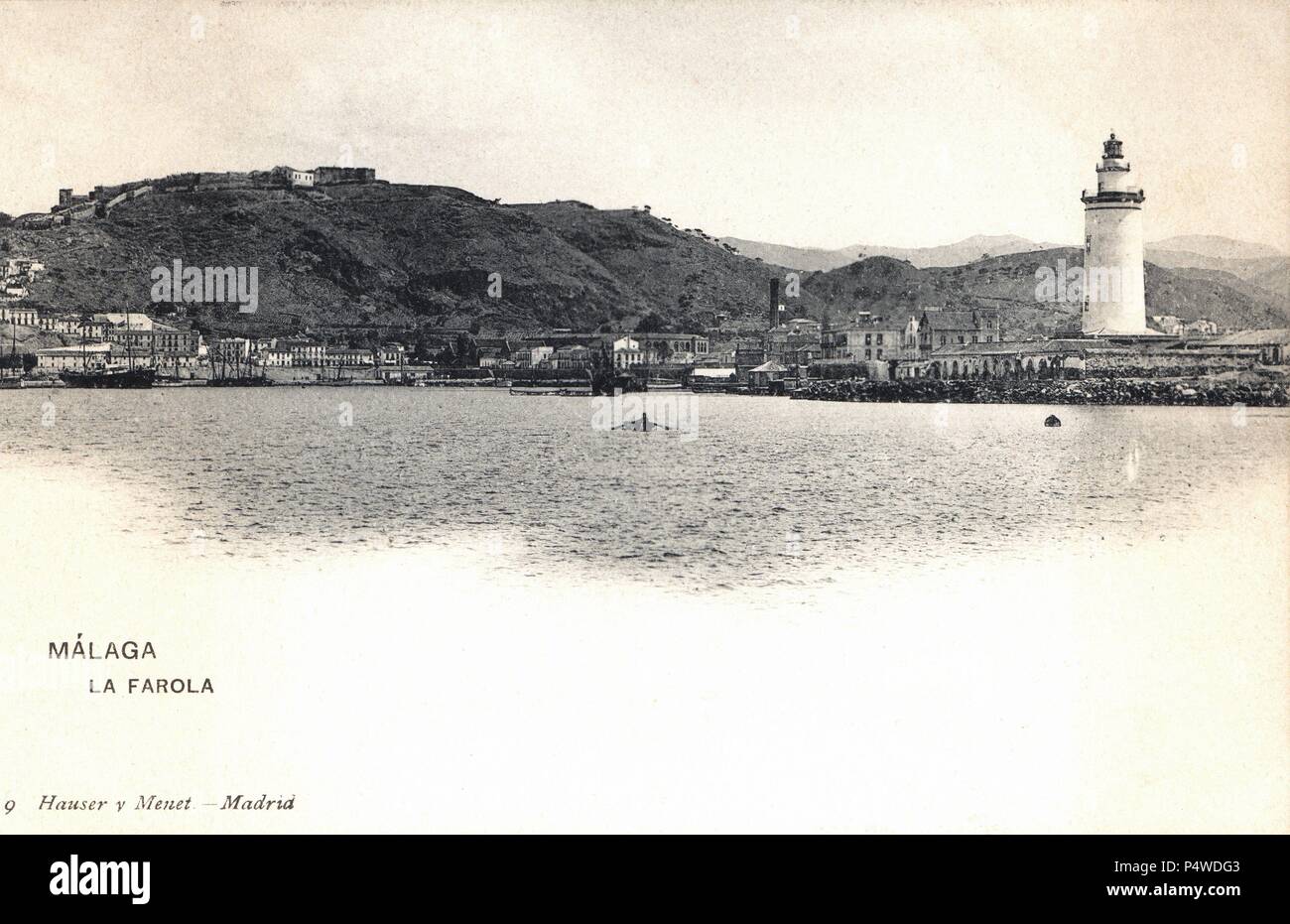Tarjeta postal, vista panorámica de Málaga (Andalucía), con La Farola en primer término (faro). 1905. Stock Photo