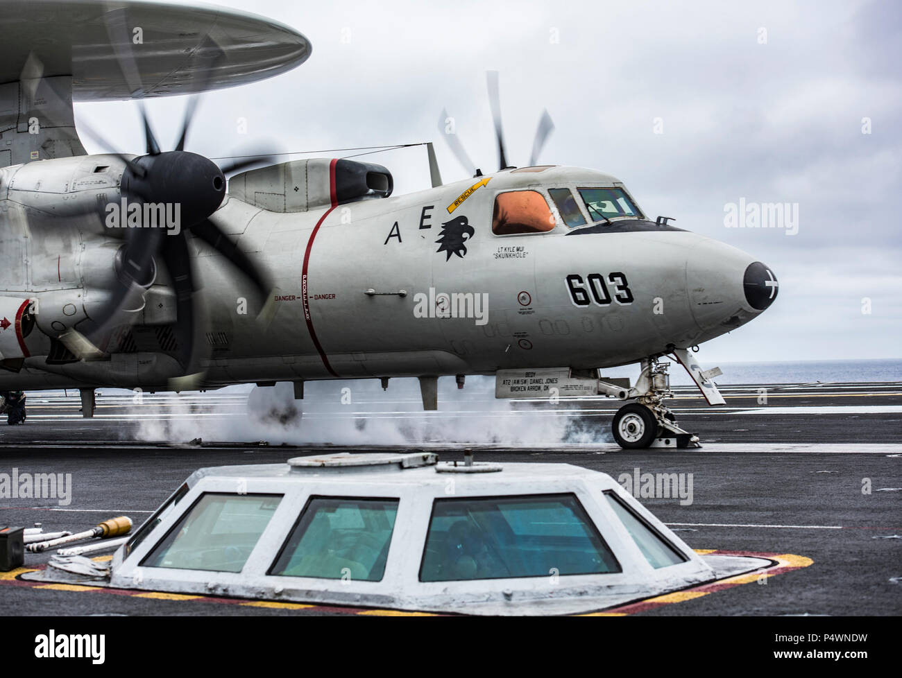 180619-N-MT837-0078  PACIFIC OCEAN (June 19, 2018) An E-2C Hawkeye assigned to the “Black Eagles” of Carrier Airborne Early Warning Squadron (VAW) 113 takes off from the flight deck of Nimitz-class aircraft carrier USS Carl Vinson (CVN 70). Carl Vinson is currently underway in preparation for the ship’s participation in the Rim of the Pacific Exercise 2018. (U.S. Navy photo by Mass Communication Specialist 3rd Class Dylan M. Kinee/Released) Stock Photo